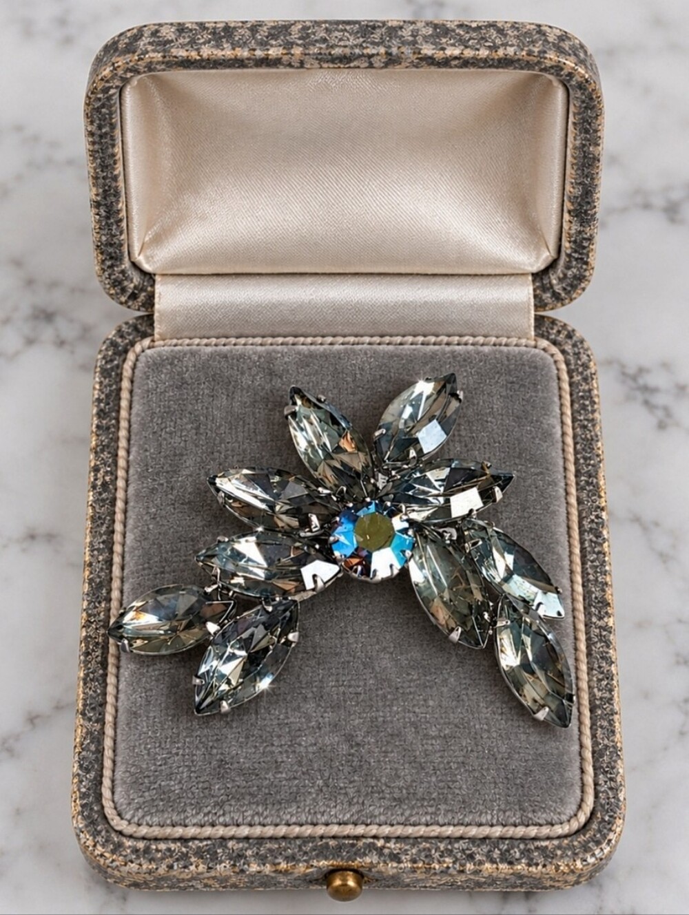 Smoke Gray Grey Unsigned Arch Festoon Spray Vintage Unisex Lapel Blazer Brooch